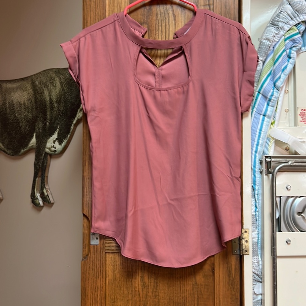 SO short sleeve blouse